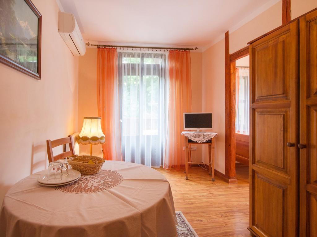 Willa Jagniatkow Bed and Breakfast Esterno foto